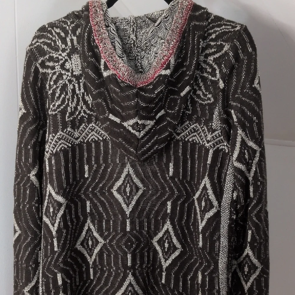 Eddie Bauer Tie Front Beige And Brown Sweater. Size Large